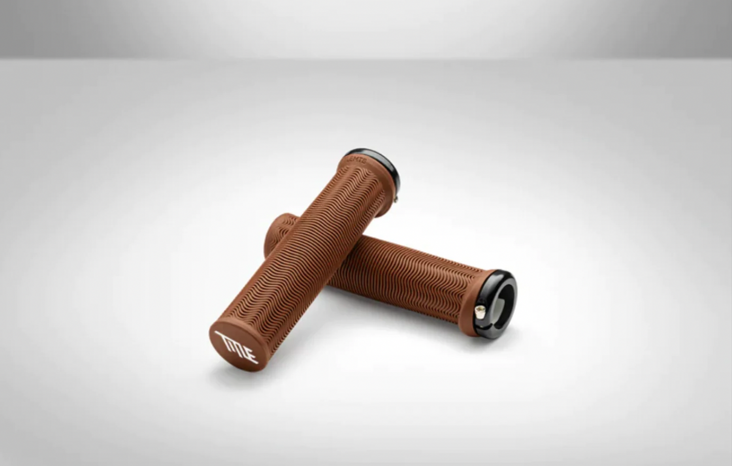 LO1 Grips